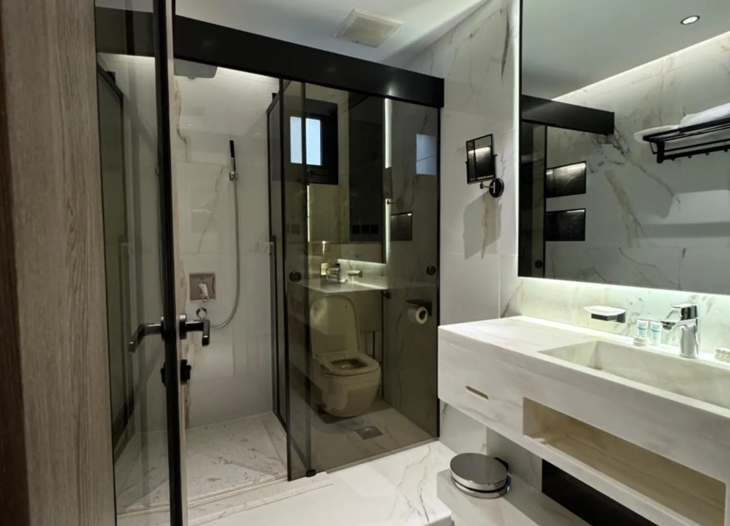 شقة Sixty Three Hotel Suites ثلاثة وستون أجنحة فندقية الرياض