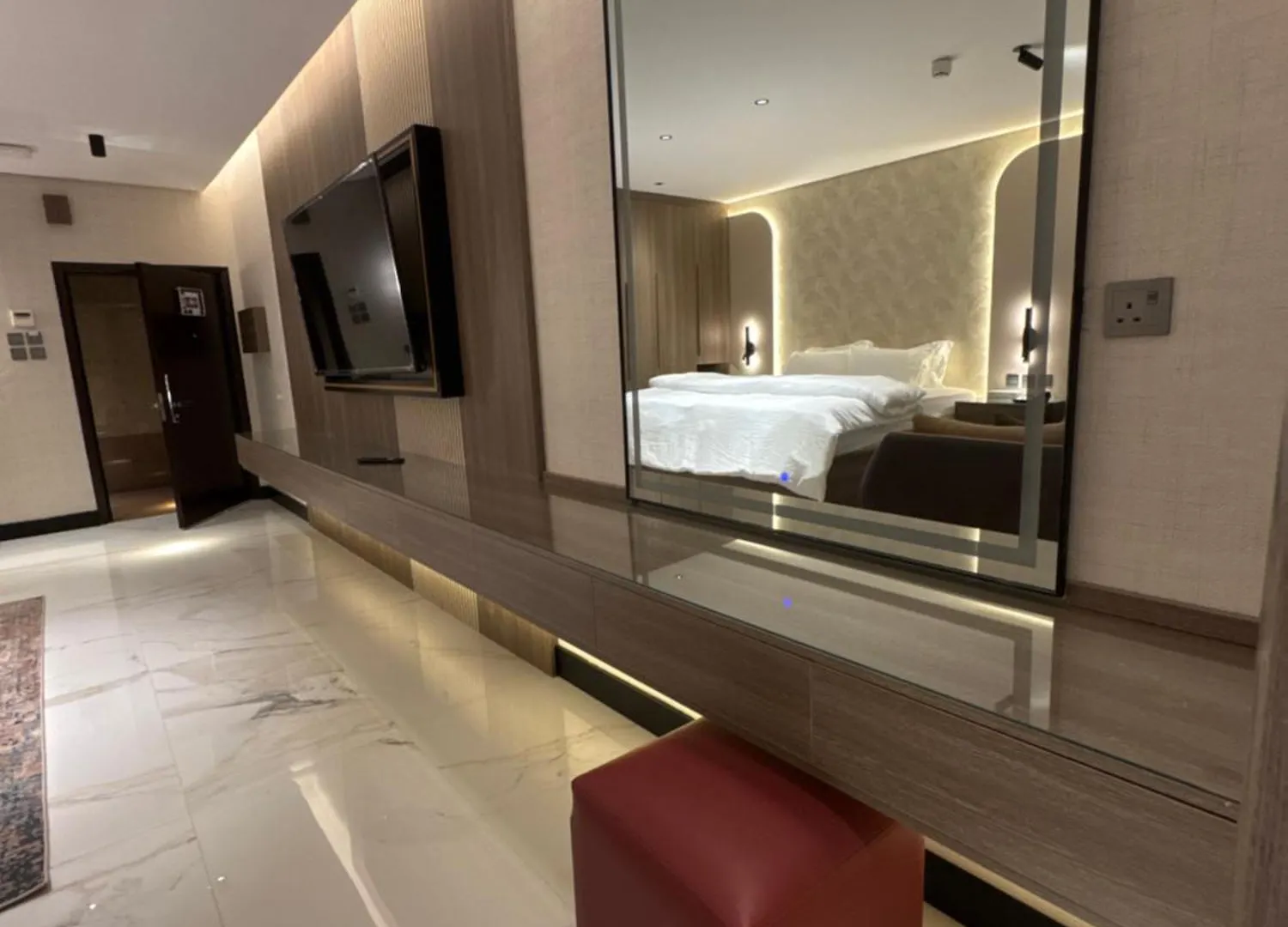 Sixty Three Hotel Suites ثلاثة وستون أجنحة فندقية الرياض شقة